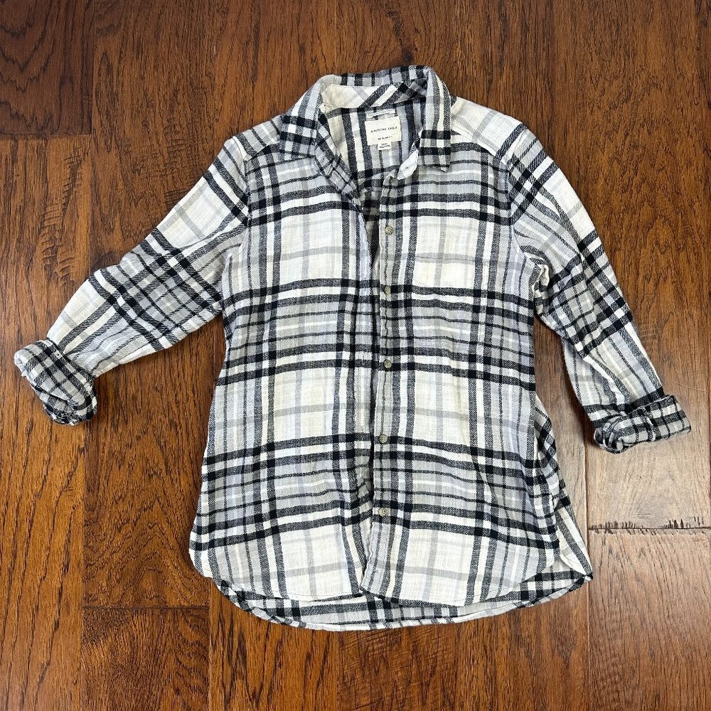 AE Boyfriend Fit Plaid Flannel  Button Down Shirt